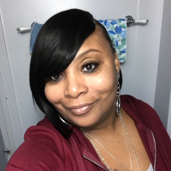 Meet your Posher, Erica - Picture 1 of 1